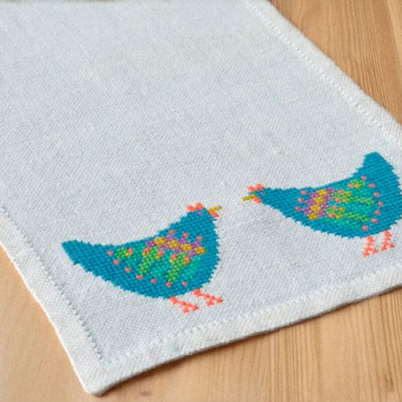 16-5757 Blå høns - bordløber - Else Thordur Hansen (ETH)