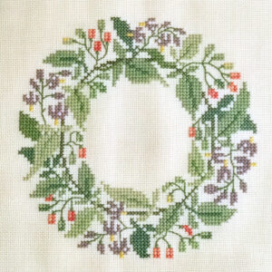 17-3323,07 Bittersød natskygge - mellemlægsserviet - Gerda Bengtsson (GB)