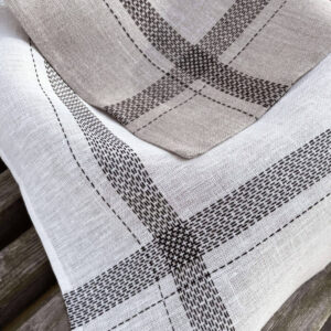 Serviet med Blackwork - sort - Tille’s