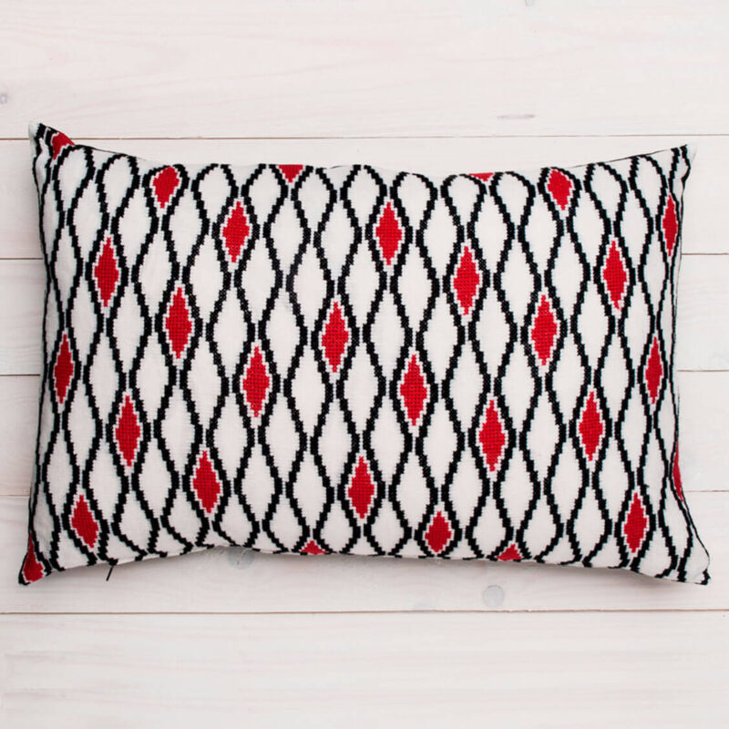 K1:9 - cushion - by reneé